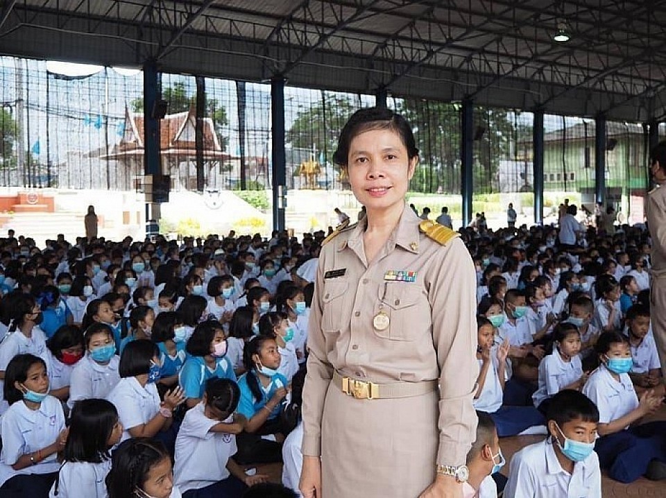 ครู วัชราภรณ์ เพ็งสุข